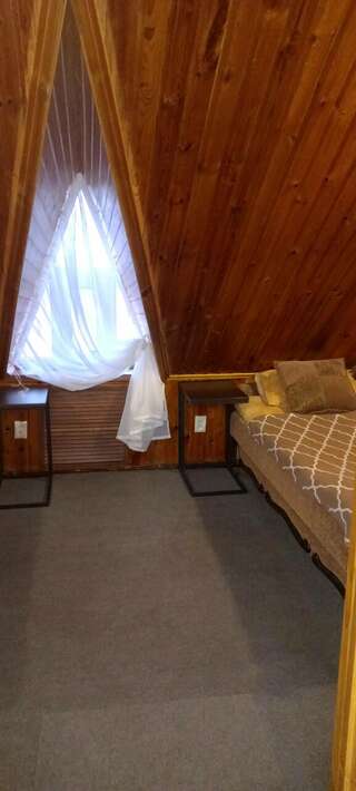 Гостиница Лабиринт Гороховец Двухместный номер с 2 отдельными кроватями и общим туалетом-2